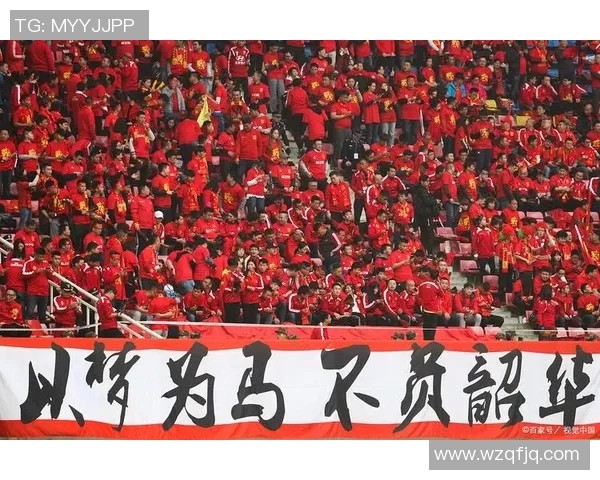 背后默默奉献的足球明星们与他们不为人知的故事